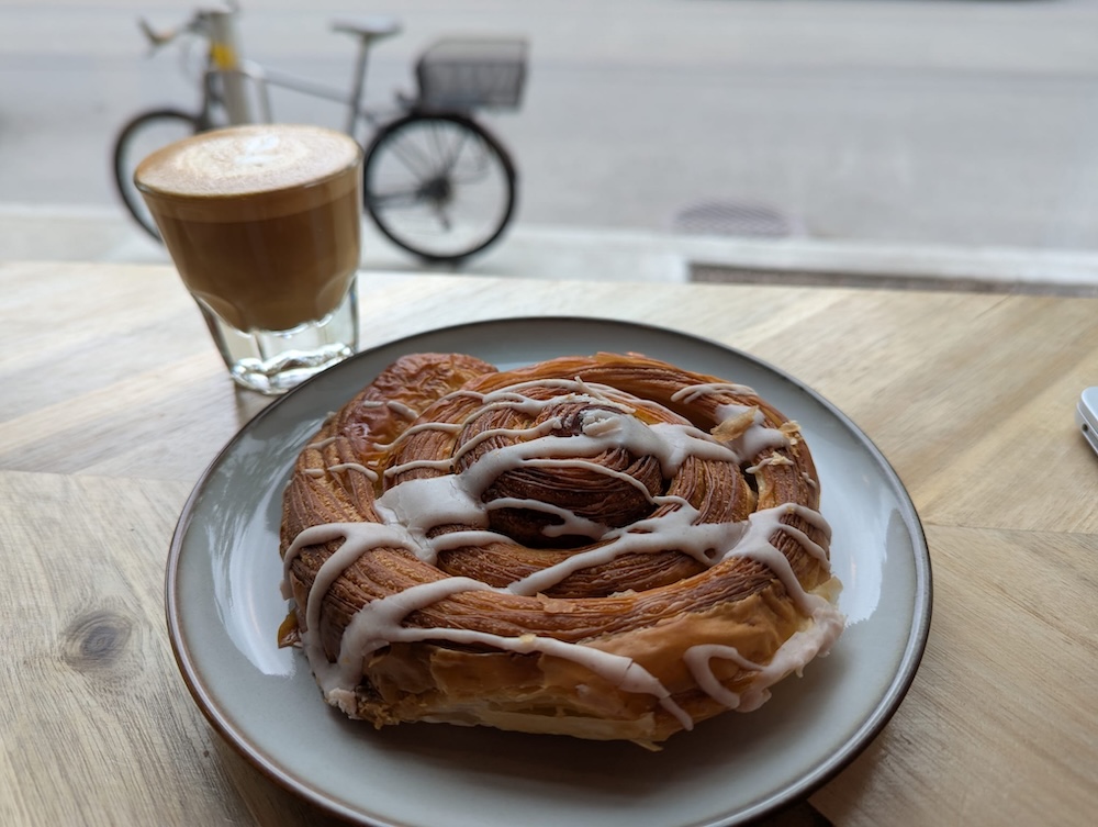 Read more about the article Mollo Bakery Café